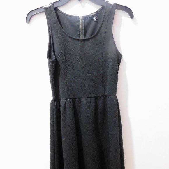 Black Jersey Lace Patterned Dress - Picture 2 of 6
